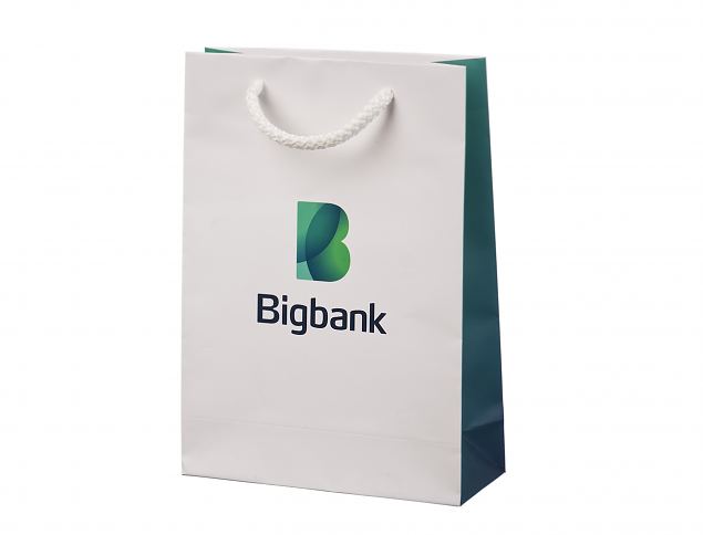 Hyv�nn�k�inen ja kest�v� luksuskassi. Toimitus Suomeen sis�ltyy hintaan. Valitse omalla yksil�llis