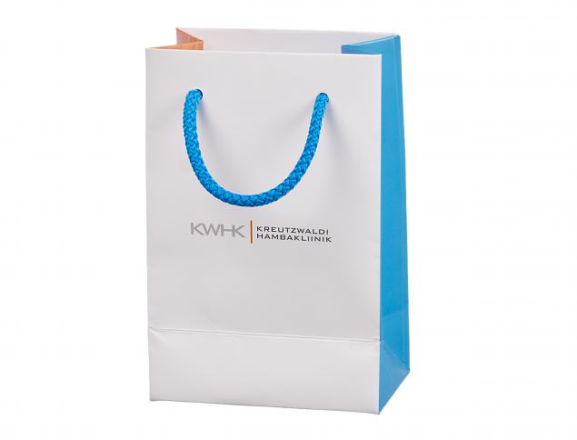 Kest�v� ja hyv�nn�k�inen luksuskassi. Kuljetus Suomeen ilman lis�maksua. 