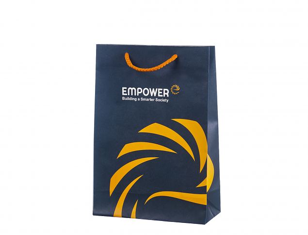 Luksuskassi yksil�llisell� logolla. Minimitilausm��r� omalla painatuksella alkaa vain 50 kappalees