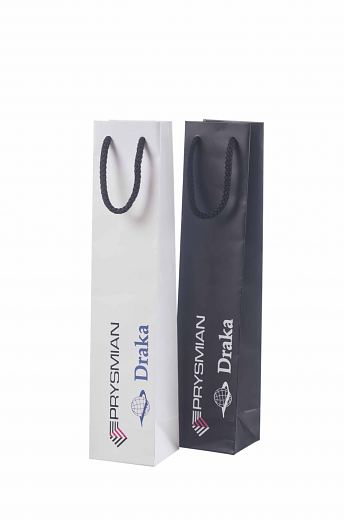 ny�rik�densijalliset tyylikk��t k�sintehdyt pullokassit omalla logolla 