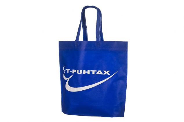 Bl� non-woven poser med virksomhedslogo. Minimumordre p� bestillinger med personligt tryk starter 