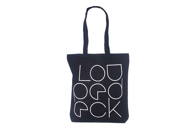 Logotr�kitud siiditr�kis musta v�rvi riidest kotile. Riidest kott on valmistatud 260 grammisest ka