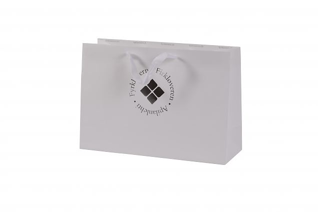 Sangadega logotr�kiga preemium paberkott. 